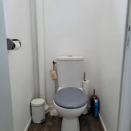 Family House With Swimming Pool Μπορντό