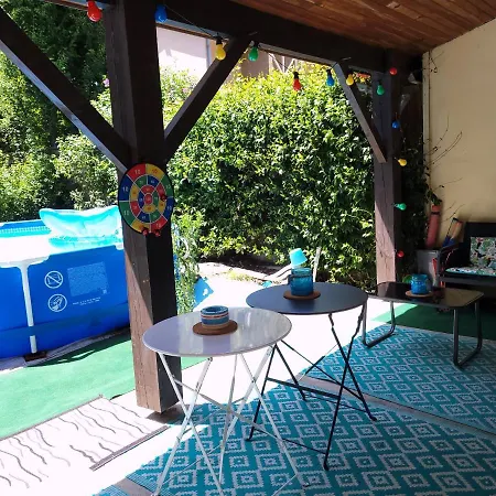 Family House With Swimming Pool Μπορντό