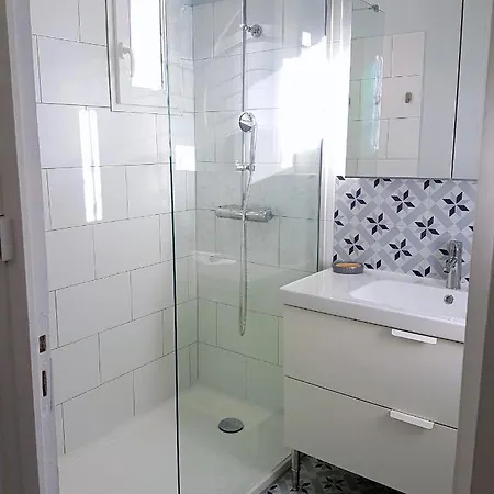 Family House With Swimming Pool Вилла