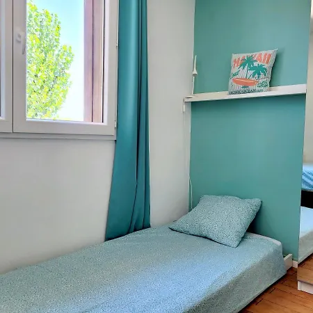 Family House With Swimming Pool Бордо